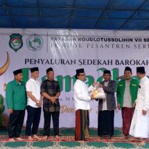 Pimpinan PP Riyadus Shalihin Bersama PC NU Kampar Membagi Shadaqah Berkah Ramadhan